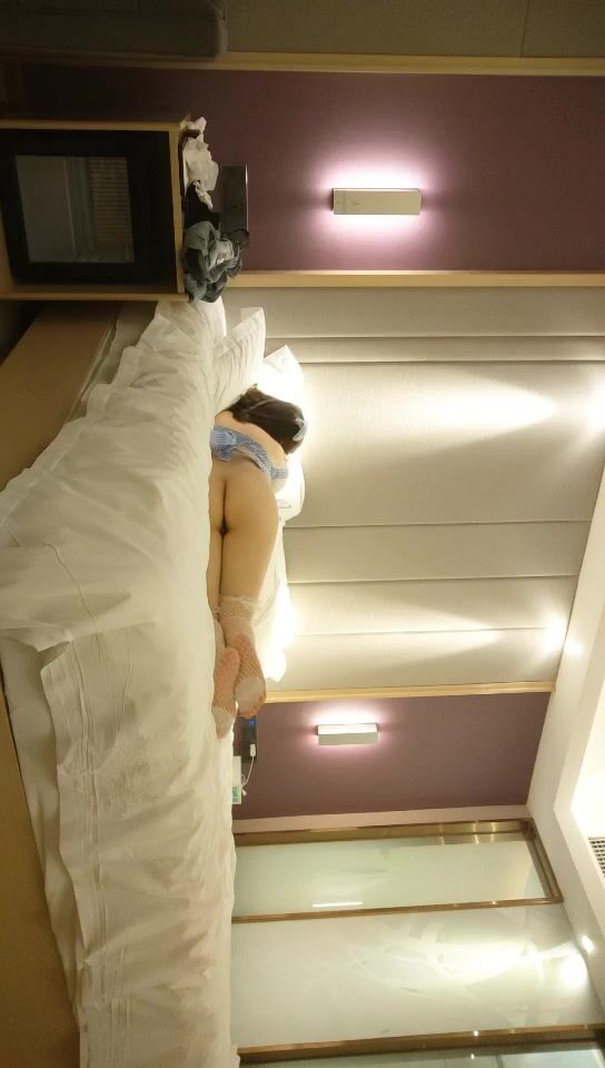 2022.5.30，【换妻极品探花】，送走良家夫妻，在线征同城单男，三位数就可享用