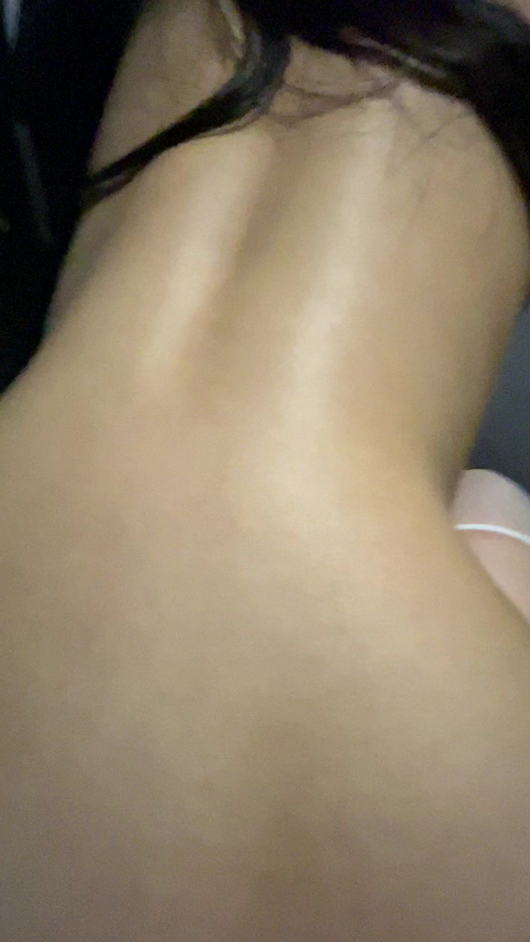造娃运动。男：厕纸给爸爸，辛苦了宝宝。   女：嗯？射里面了？屁股圆圆操起来超给力