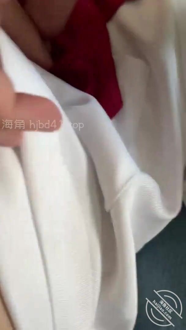 海角社區泡良大神野獸紳士❤️爆操穿上JK制服的蘿莉閨蜜,酥乳粉穴,極緻誘惑