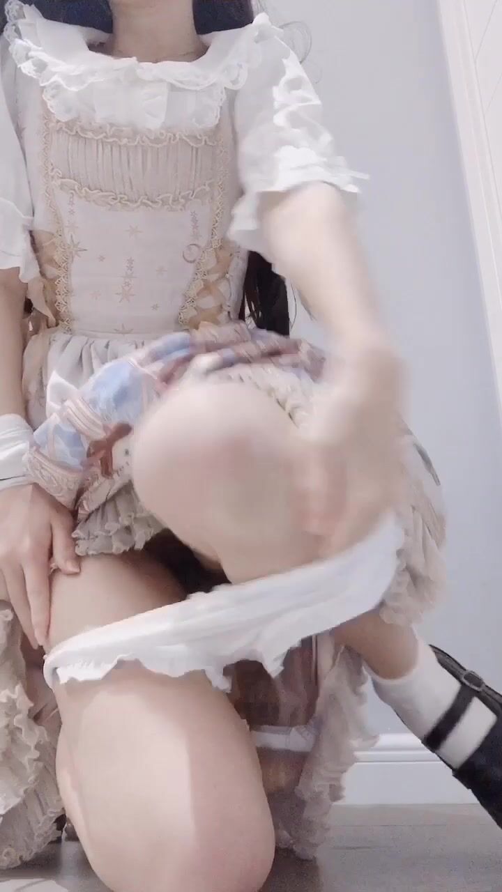 香甜白嫩甜美小姐姐，清纯诱惑完美结合，深蹲弹力摇紫薇，纯欲系少女